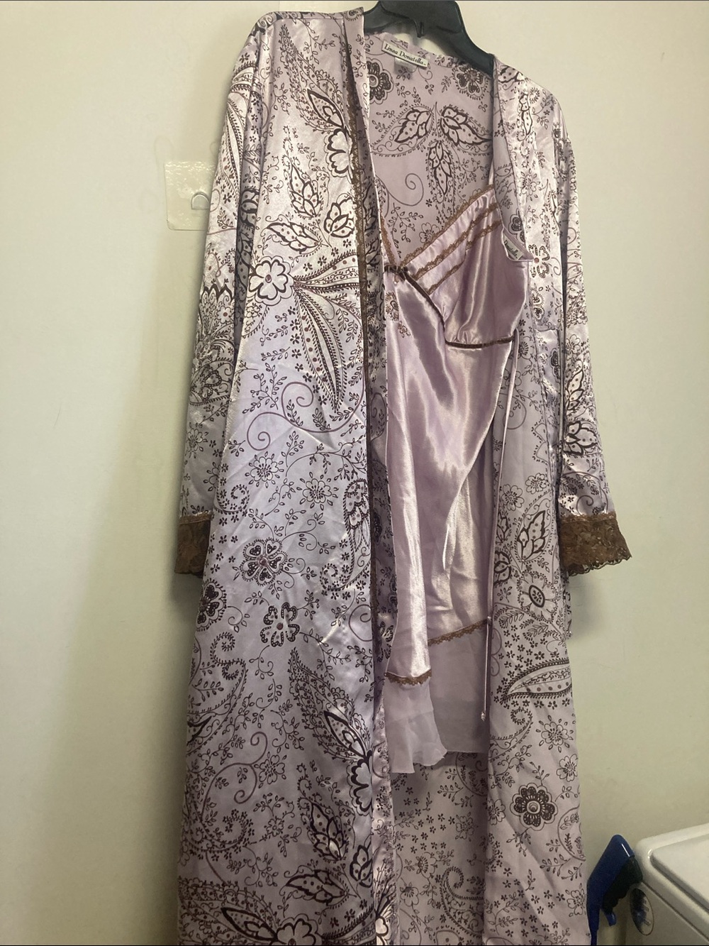 2pcs/LINEA  DONATEELLA/ Satin Lilac Slip with Gold Trim - Picture 2 of 2